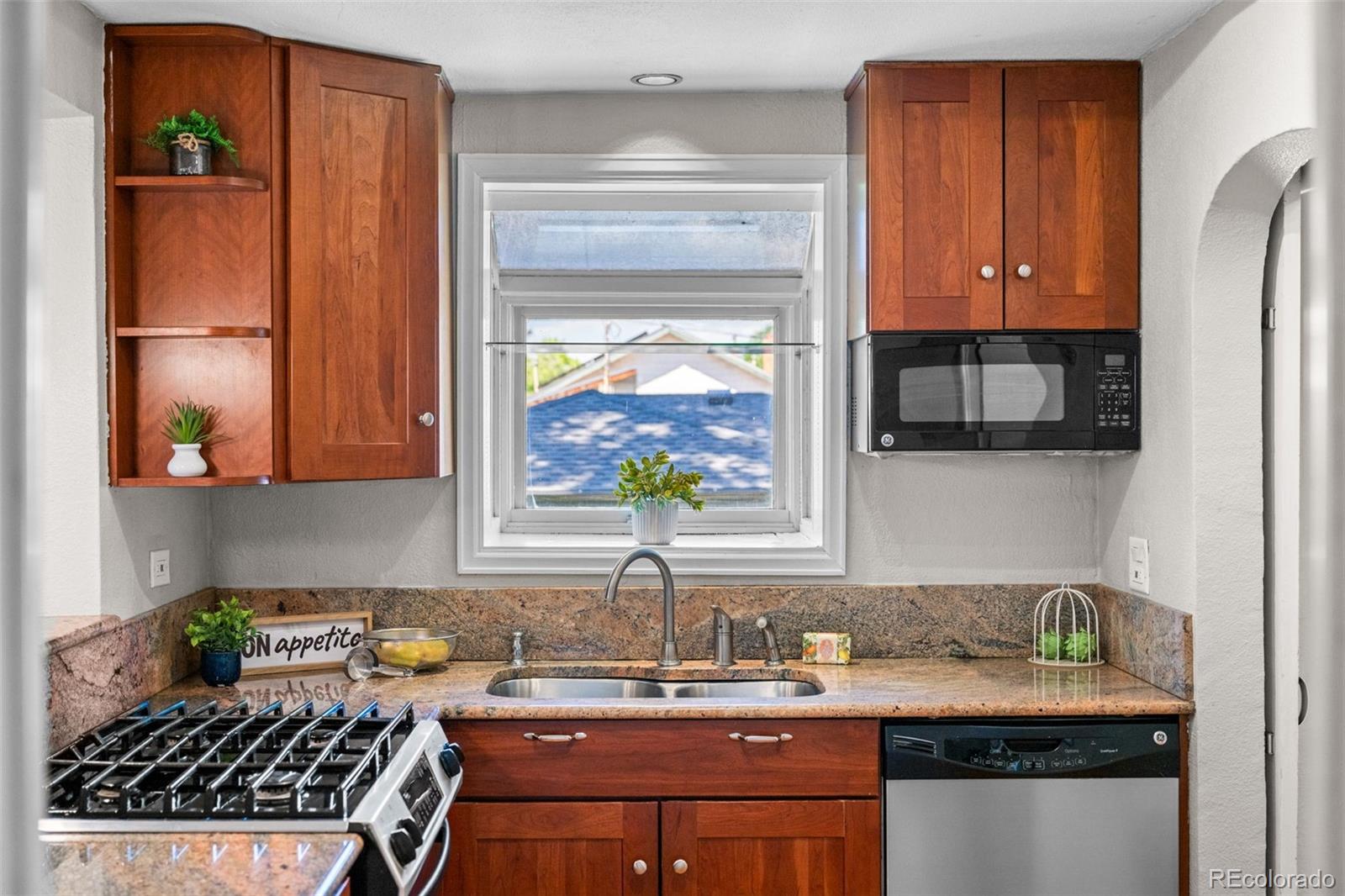 MLS Image #14 for 2195 s downing street,denver, Colorado