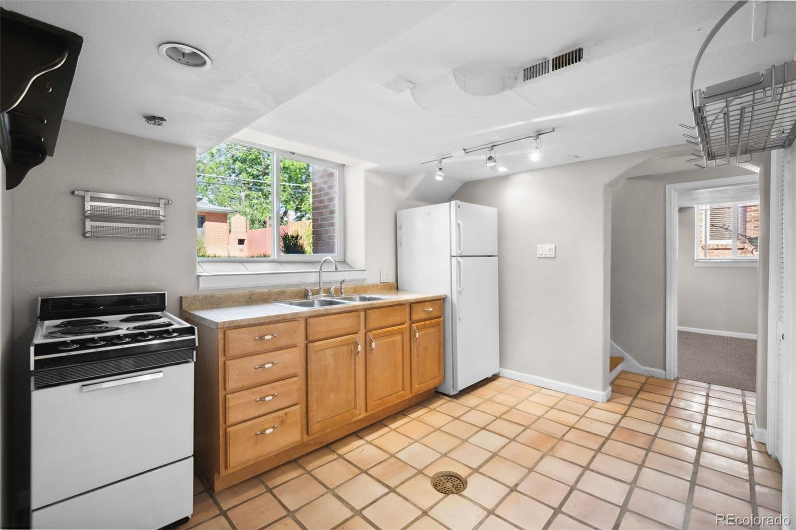 MLS Image #25 for 2195 s downing street,denver, Colorado