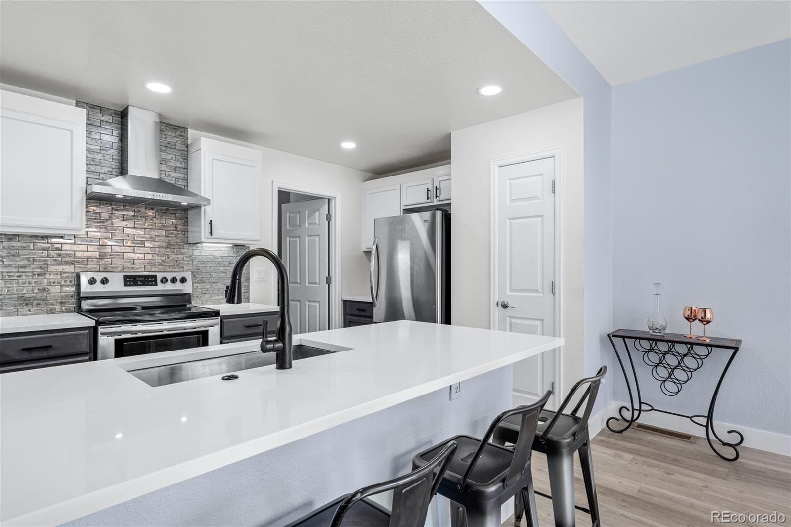 MLS Image #10 for 44 s ulster street,denver, Colorado