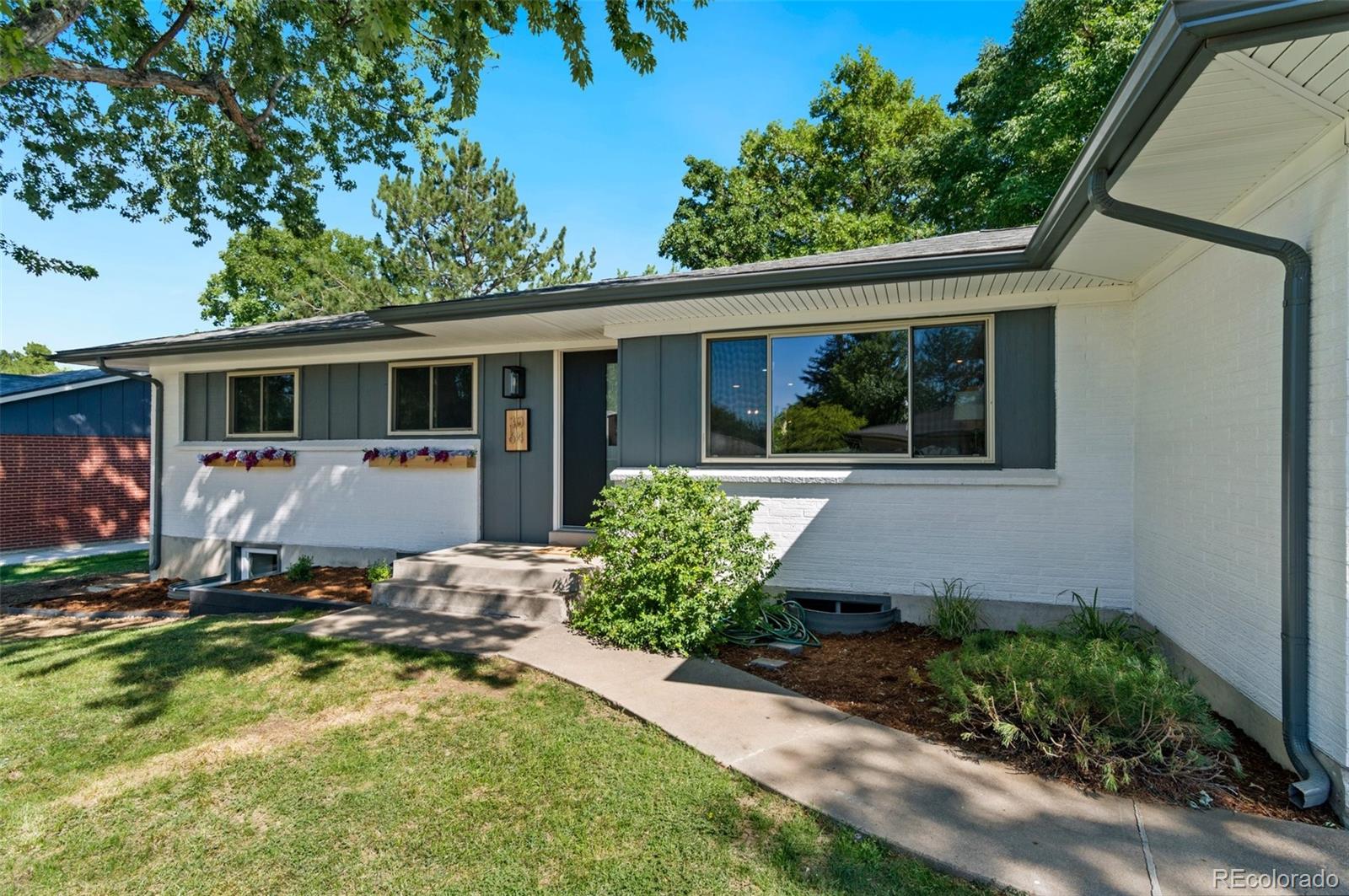 MLS Image #2 for 3064 s niagara way,denver, Colorado