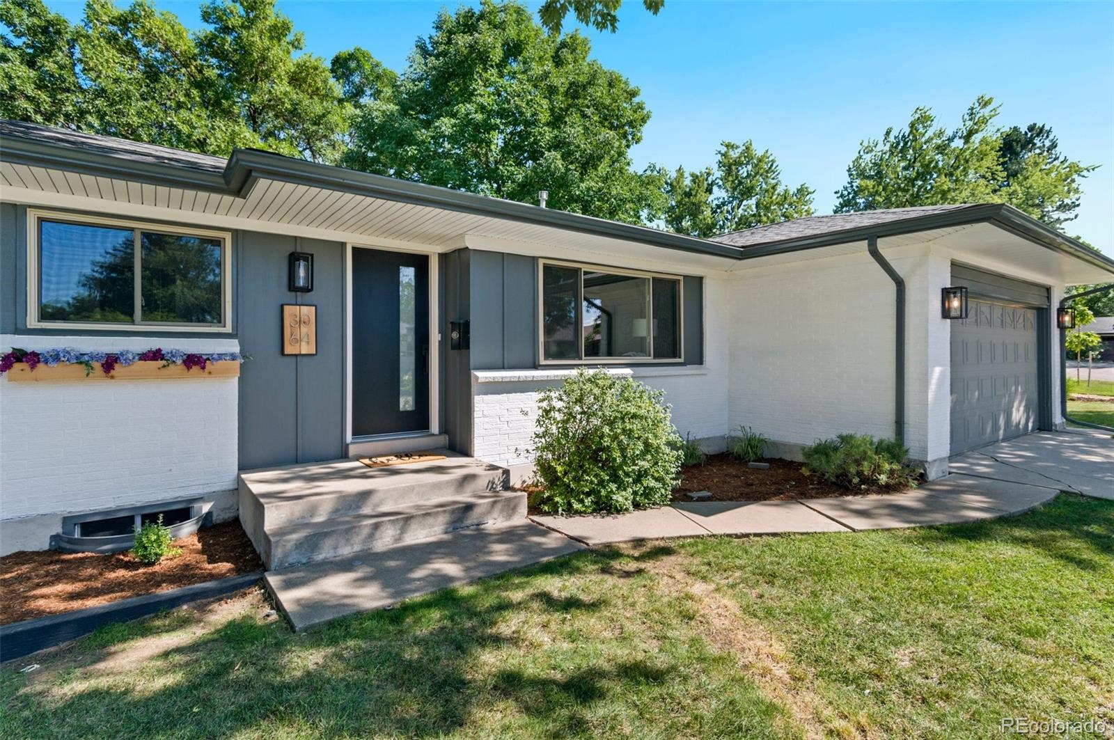 MLS Image #3 for 3064 s niagara way,denver, Colorado