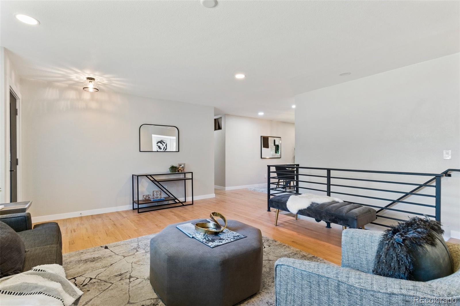 MLS Image #7 for 3064 s niagara way,denver, Colorado