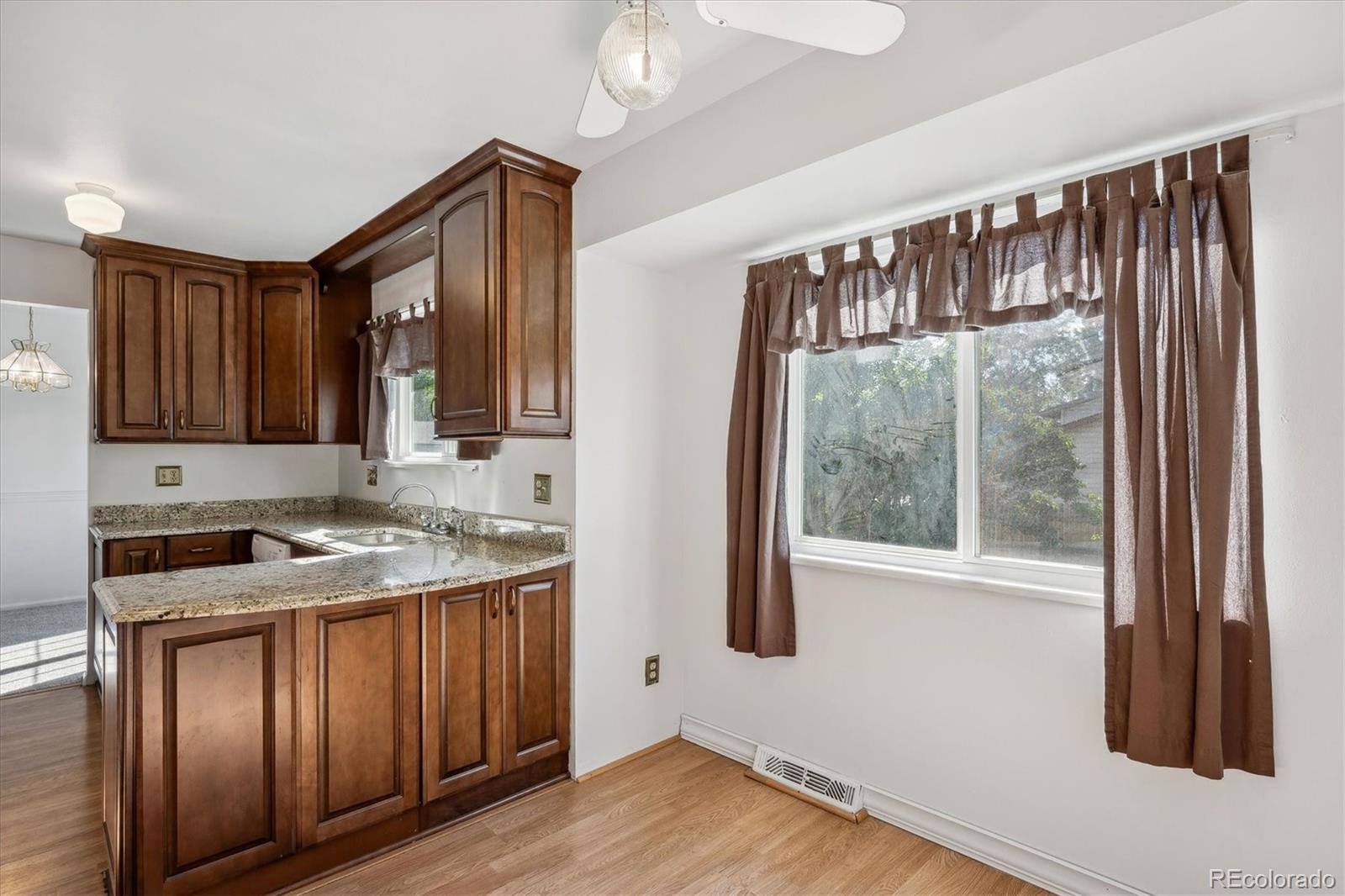 MLS Image #14 for 7172 s teller court,littleton, Colorado