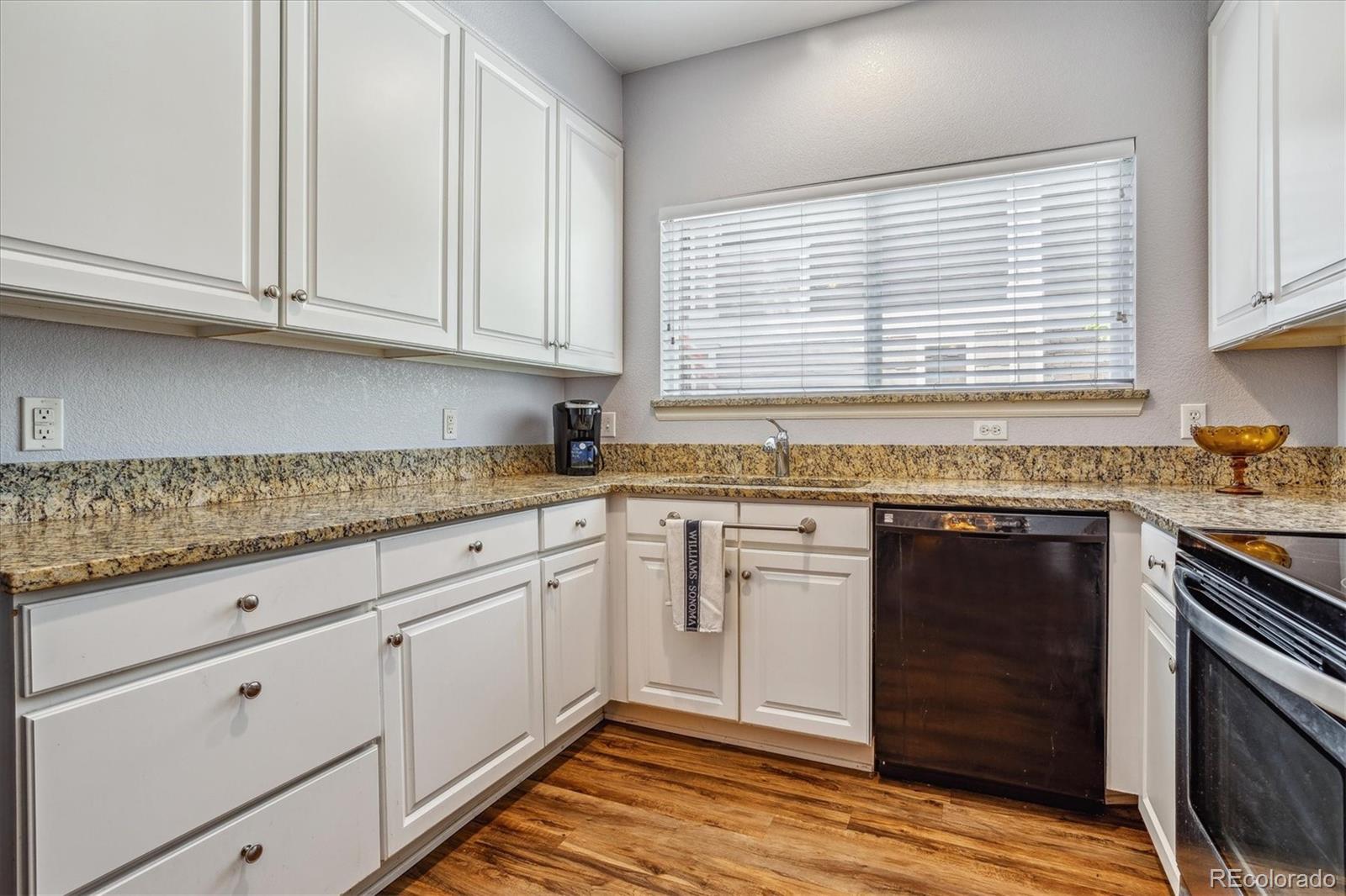 MLS Image #8 for 4385 s balsam street,littleton, Colorado