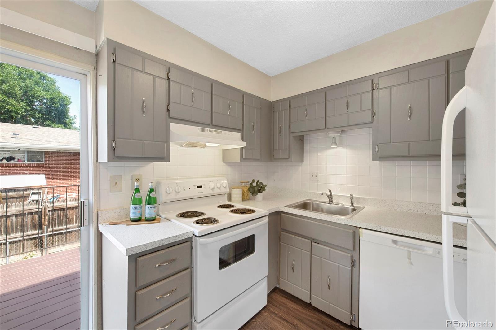 MLS Image #6 for 850  utica street,denver, Colorado