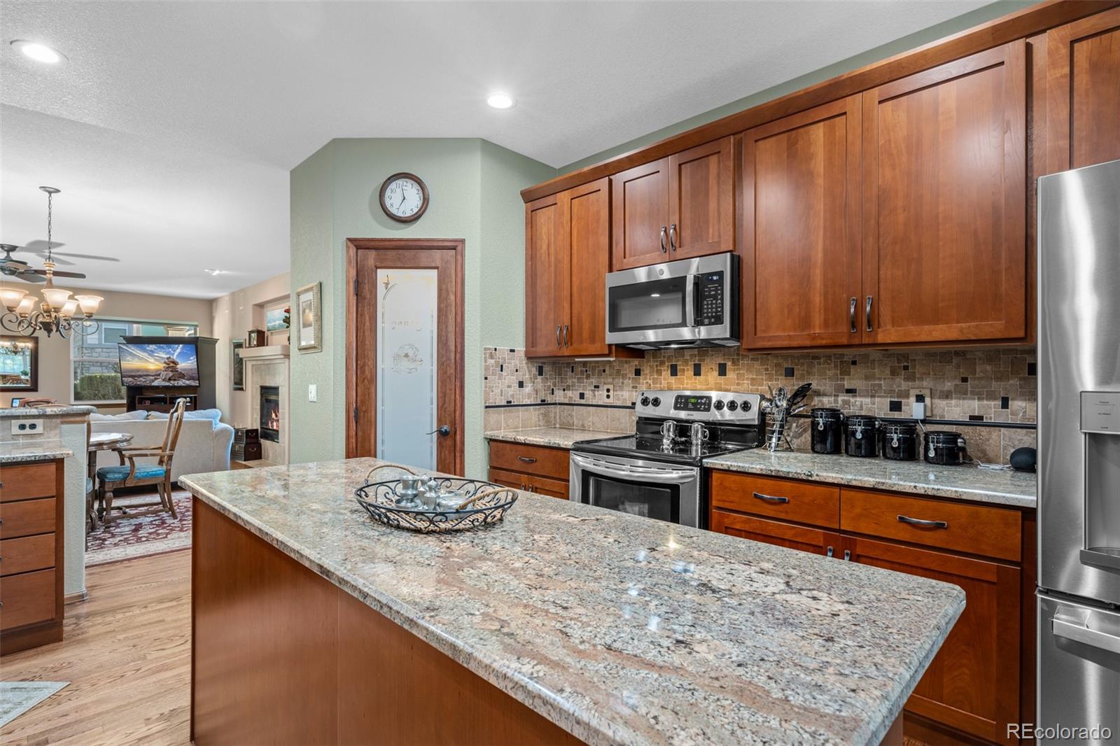 MLS Image #11 for 22836 e long drive,aurora, Colorado