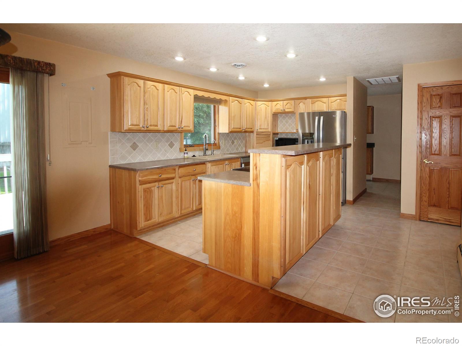 MLS Image #11 for 94  grove street,sterling, Colorado