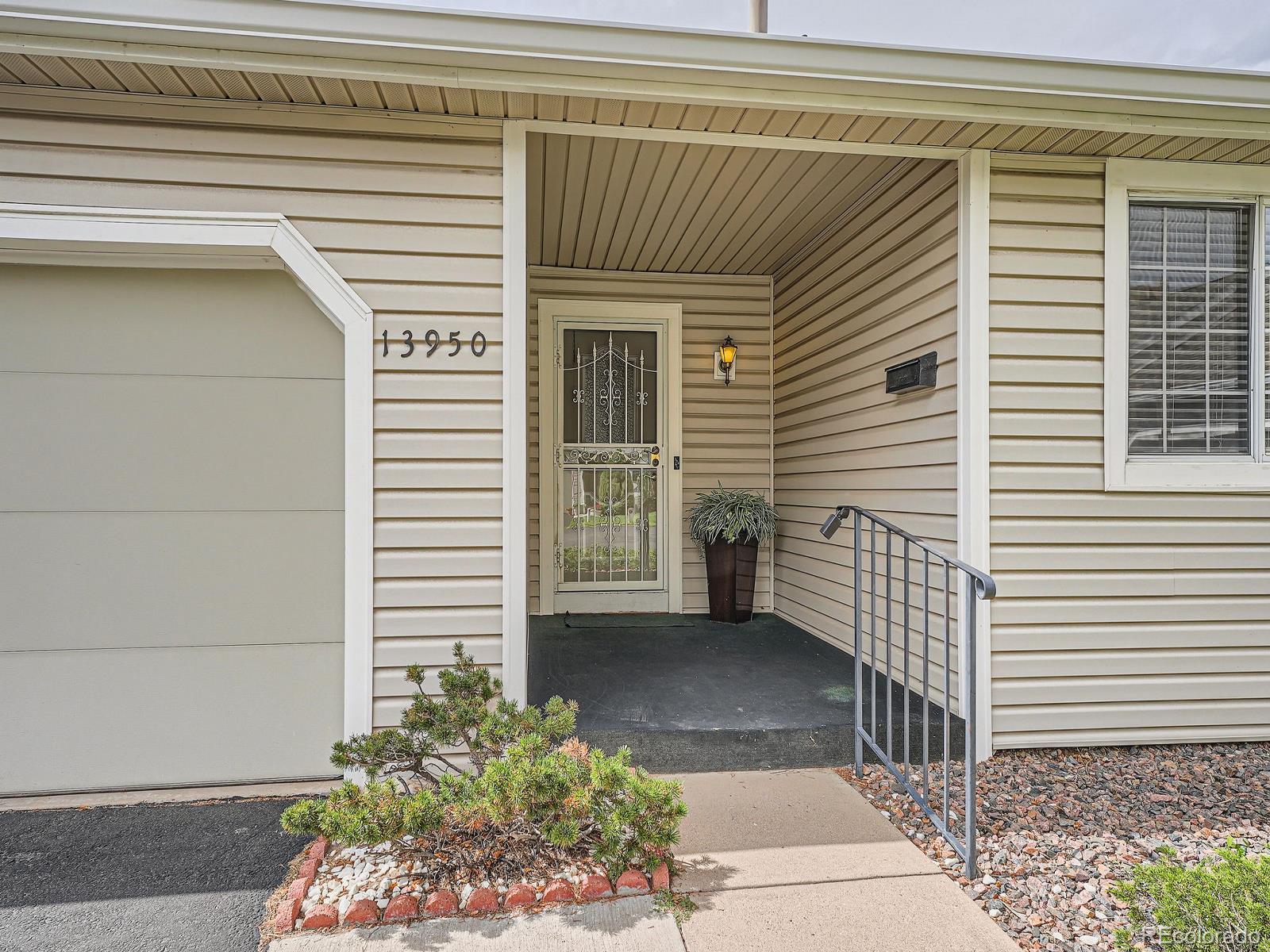 MLS Image #2 for 13950 e linvale place,aurora, Colorado