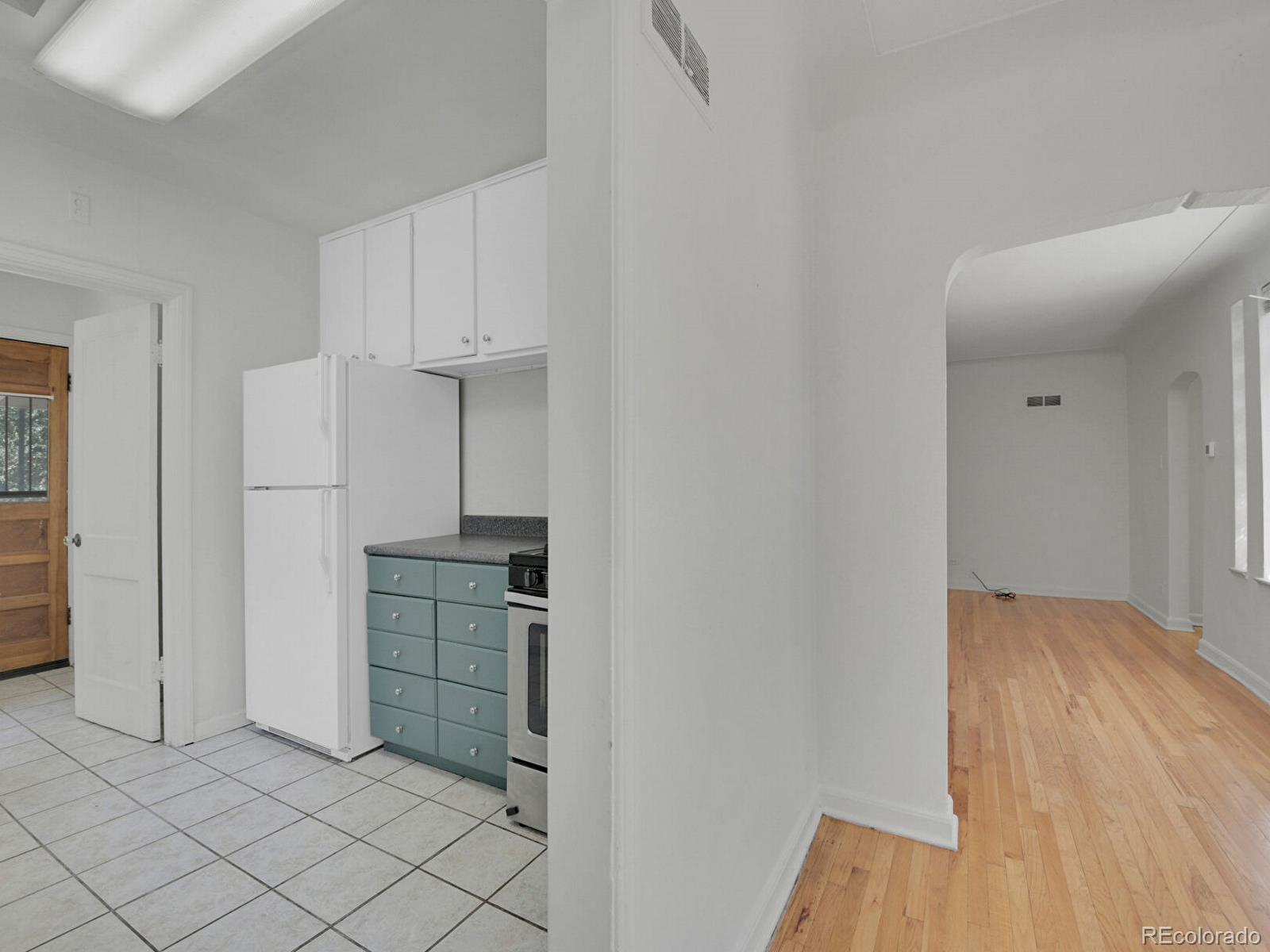 MLS Image #21 for 895  krameria street,denver, Colorado