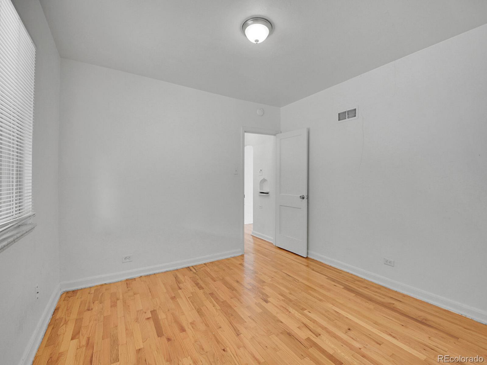 MLS Image #29 for 895  krameria street,denver, Colorado