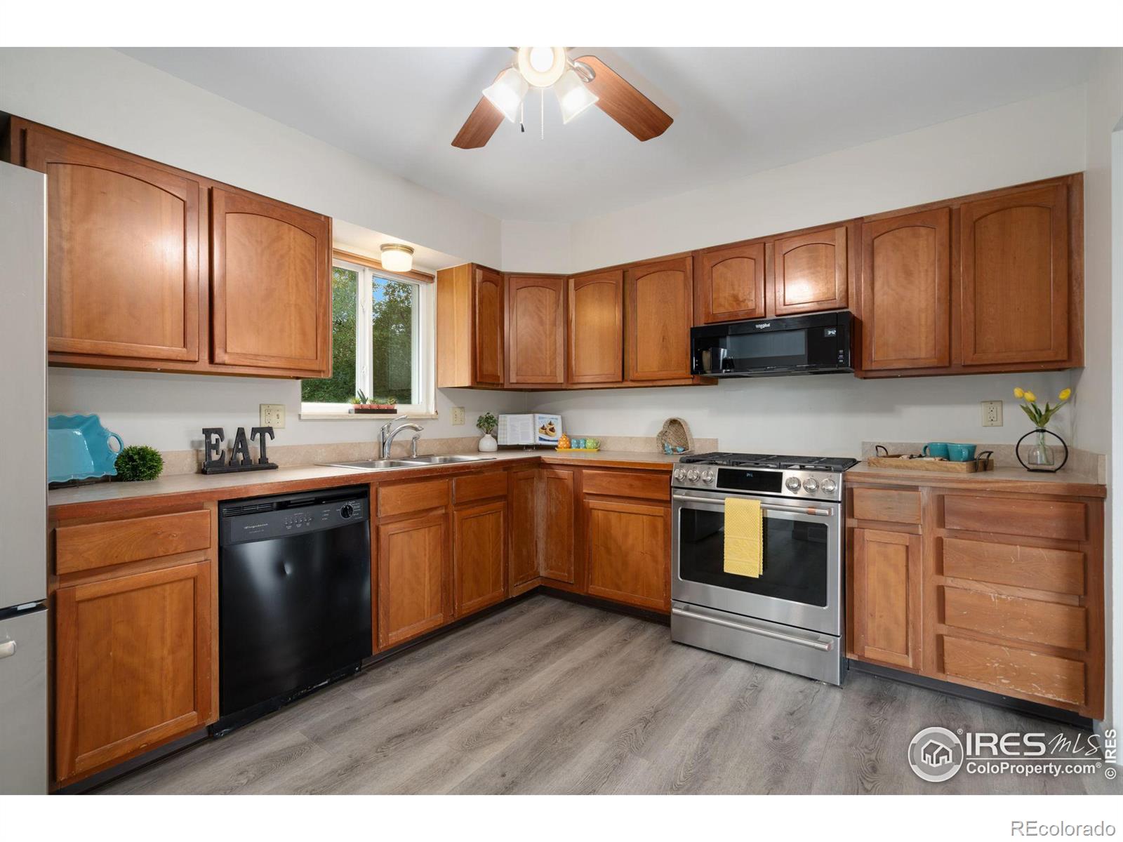 MLS Image #6 for 513 w drake road,fort collins, Colorado