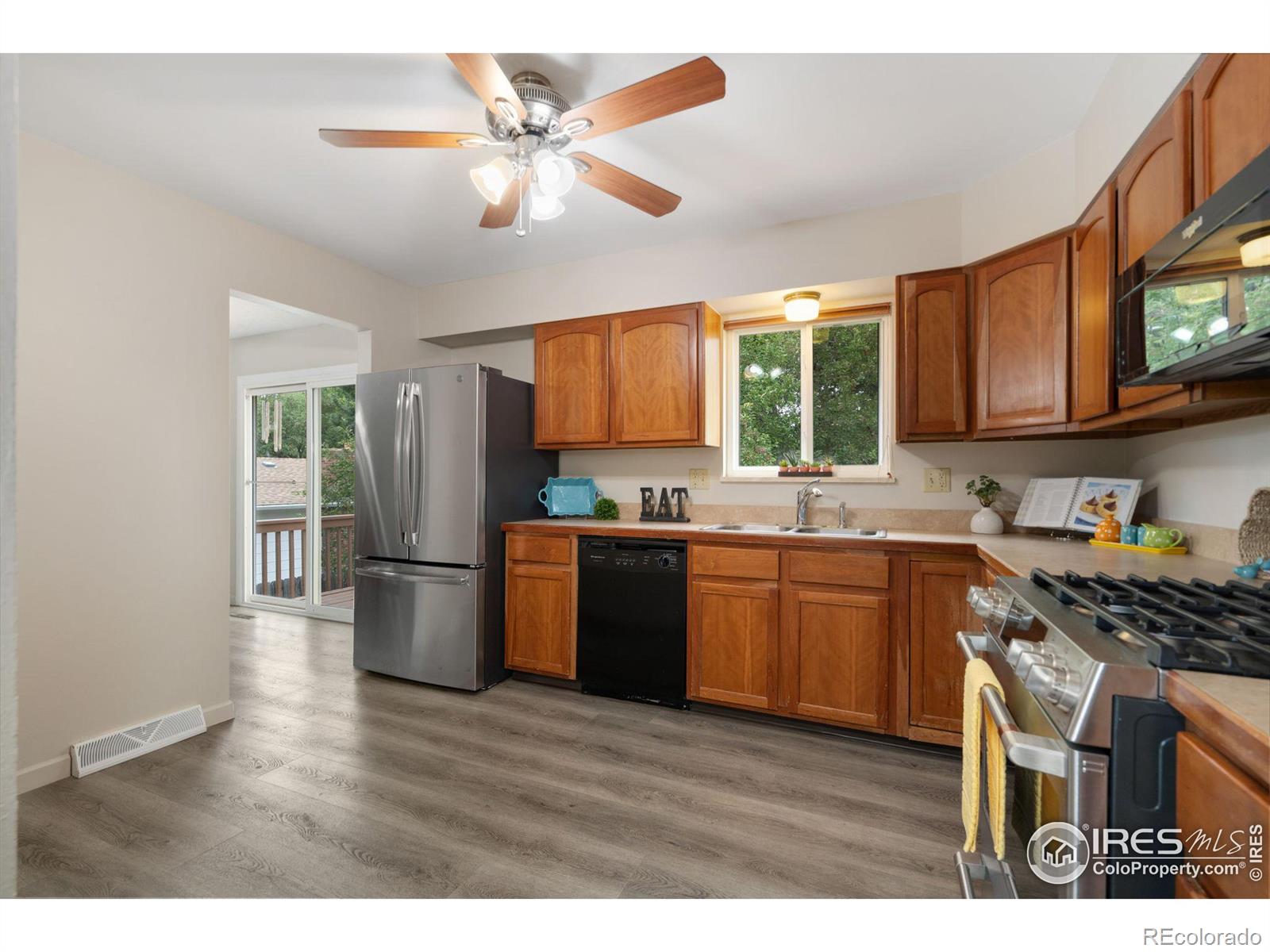 MLS Image #7 for 513 w drake road,fort collins, Colorado