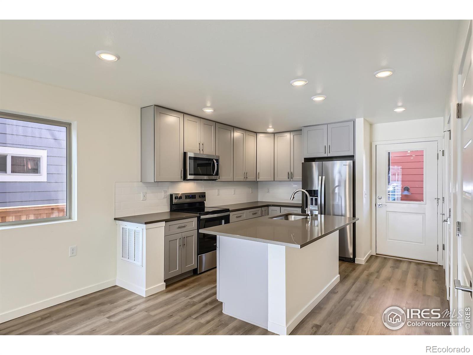 MLS Image #10 for 10231 e 62nd place,denver, Colorado