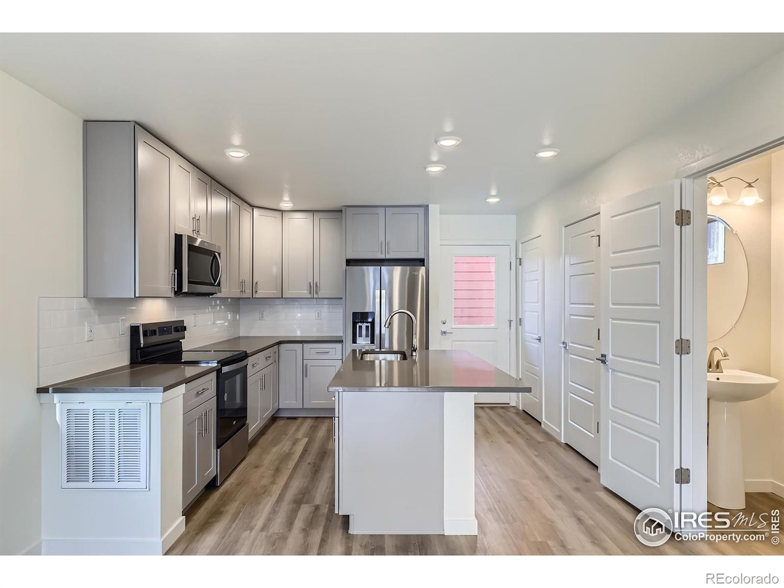 MLS Image #16 for 10231 e 62nd place,denver, Colorado