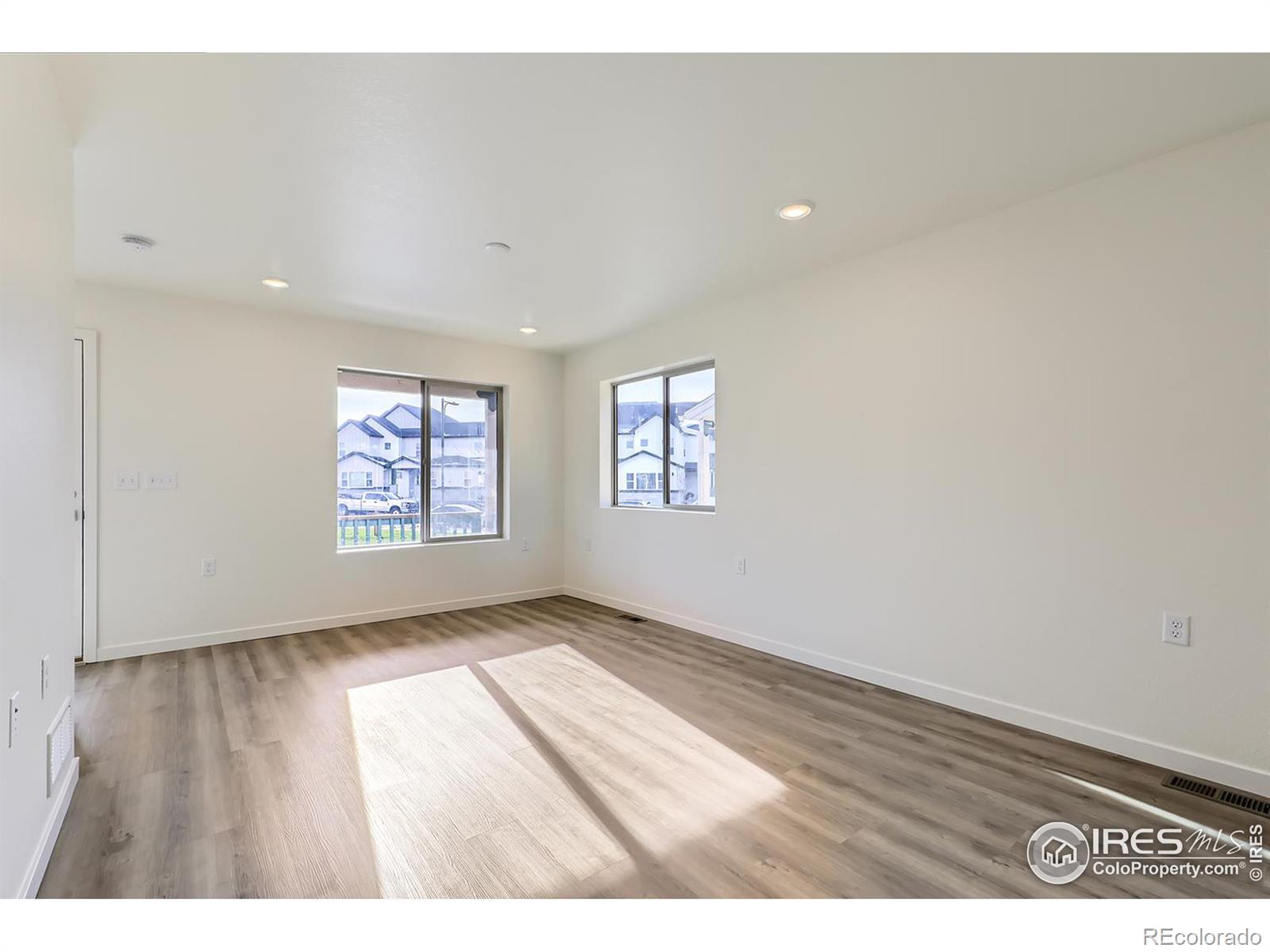 MLS Image #4 for 10231 e 62nd place,denver, Colorado