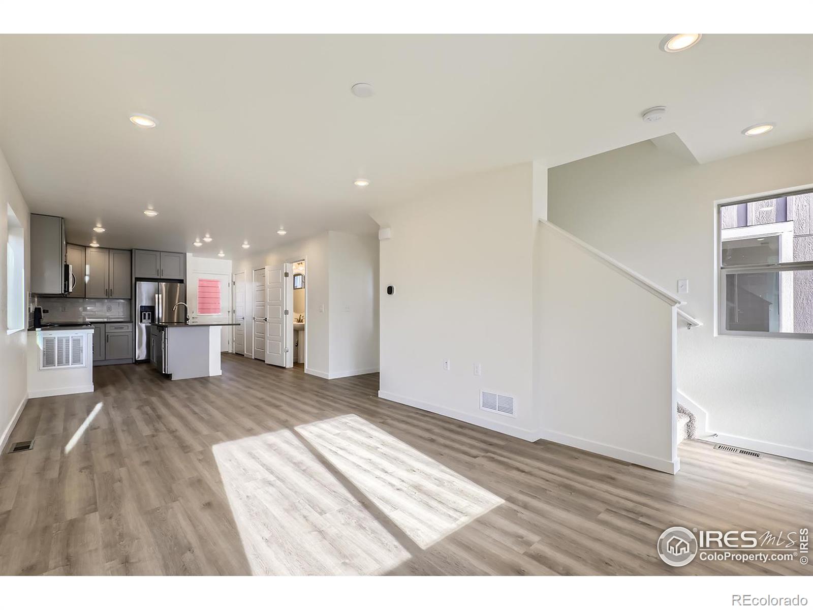 MLS Image #5 for 10231 e 62nd place,denver, Colorado