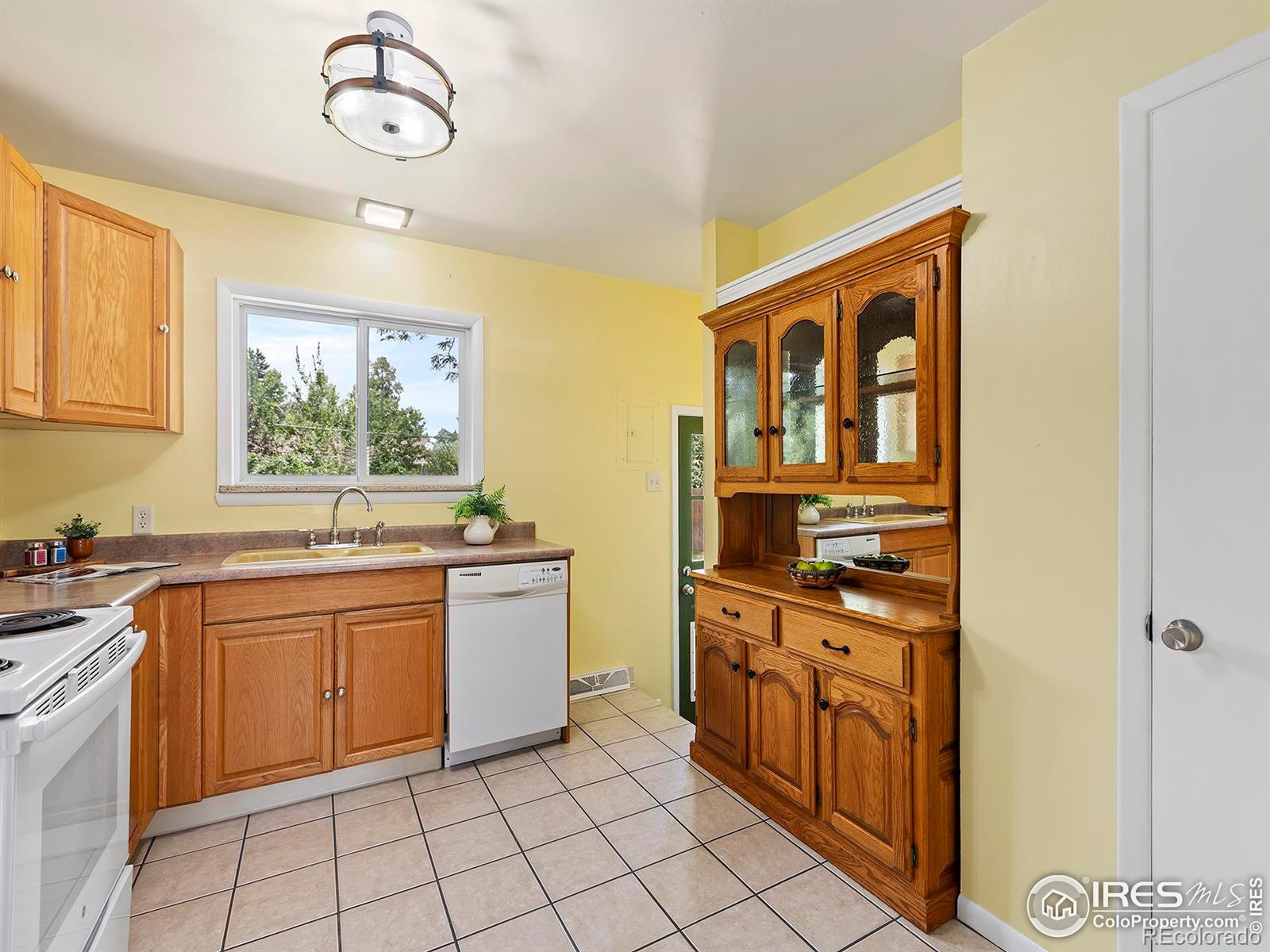 MLS Image #7 for 600  columbia road,fort collins, Colorado