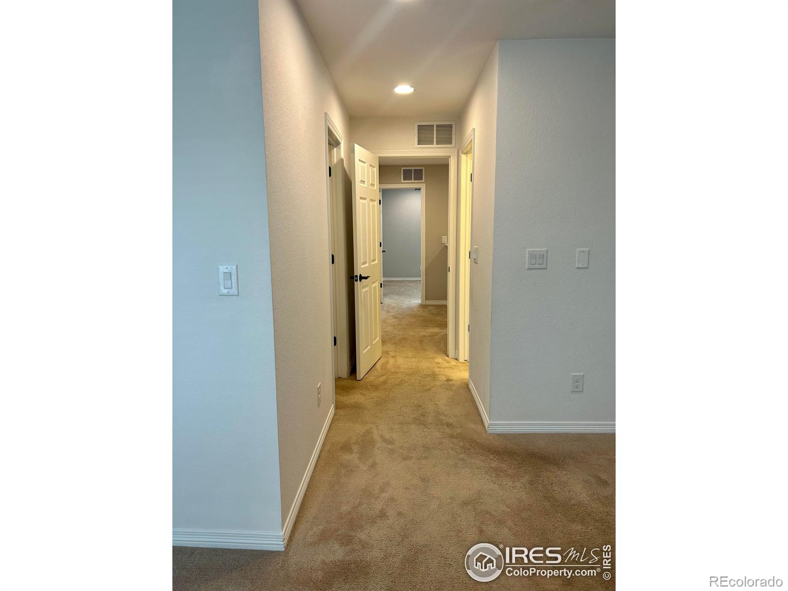 MLS Image #15 for 4792 n kittredge street,denver, Colorado