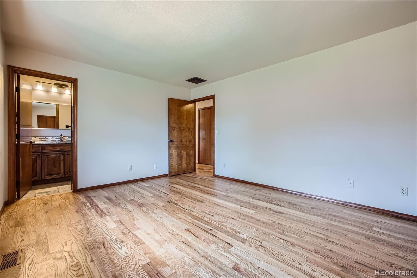 MLS Image #11 for 3415  oak creek drive,colorado springs, Colorado