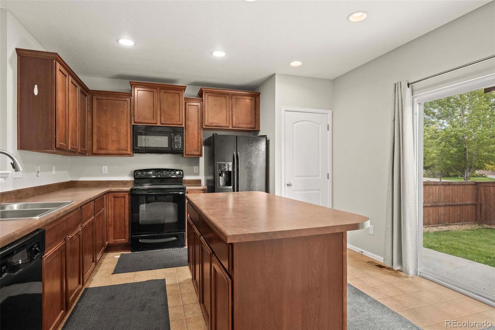 MLS Image #5 for 25064 e 5th avenue,aurora, Colorado