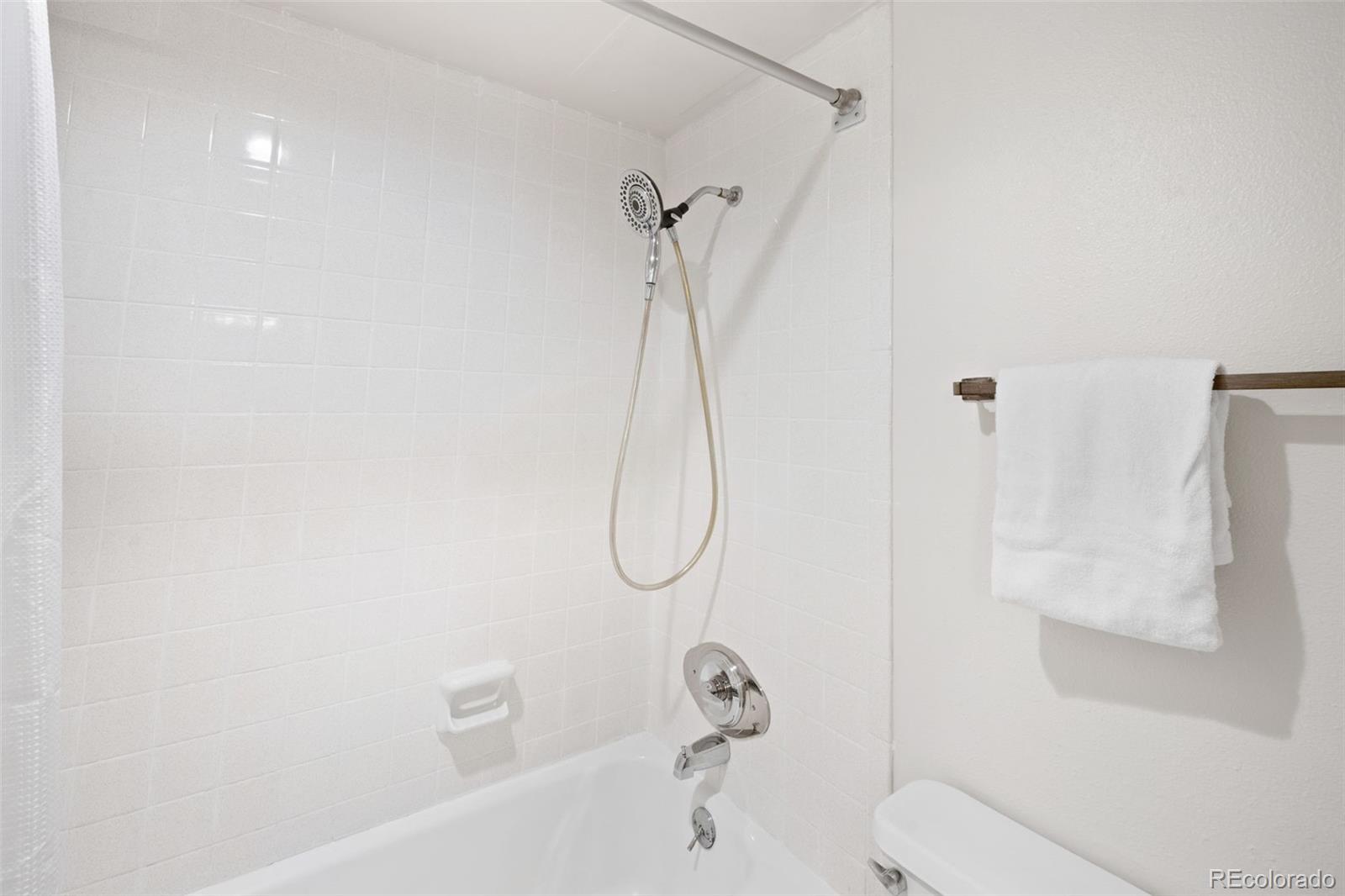 MLS Image #13 for 551 n pearl street 207,denver, Colorado
