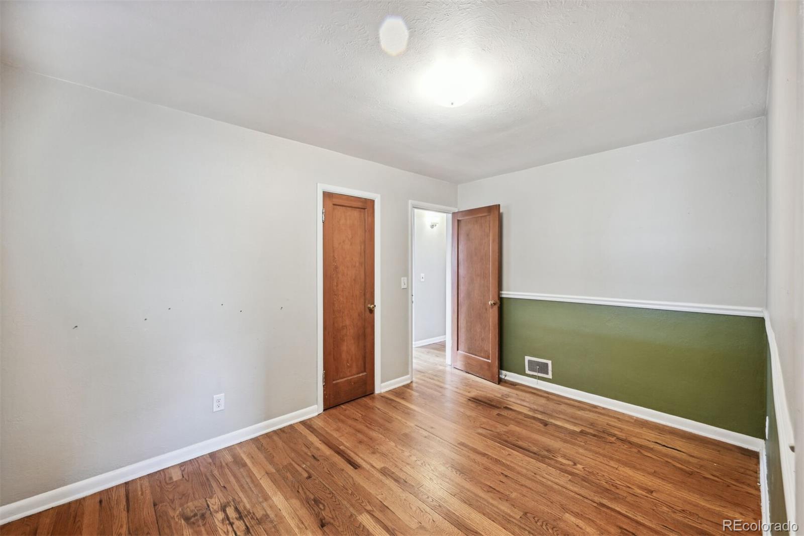 MLS Image #16 for 1461 s perry street,denver, Colorado