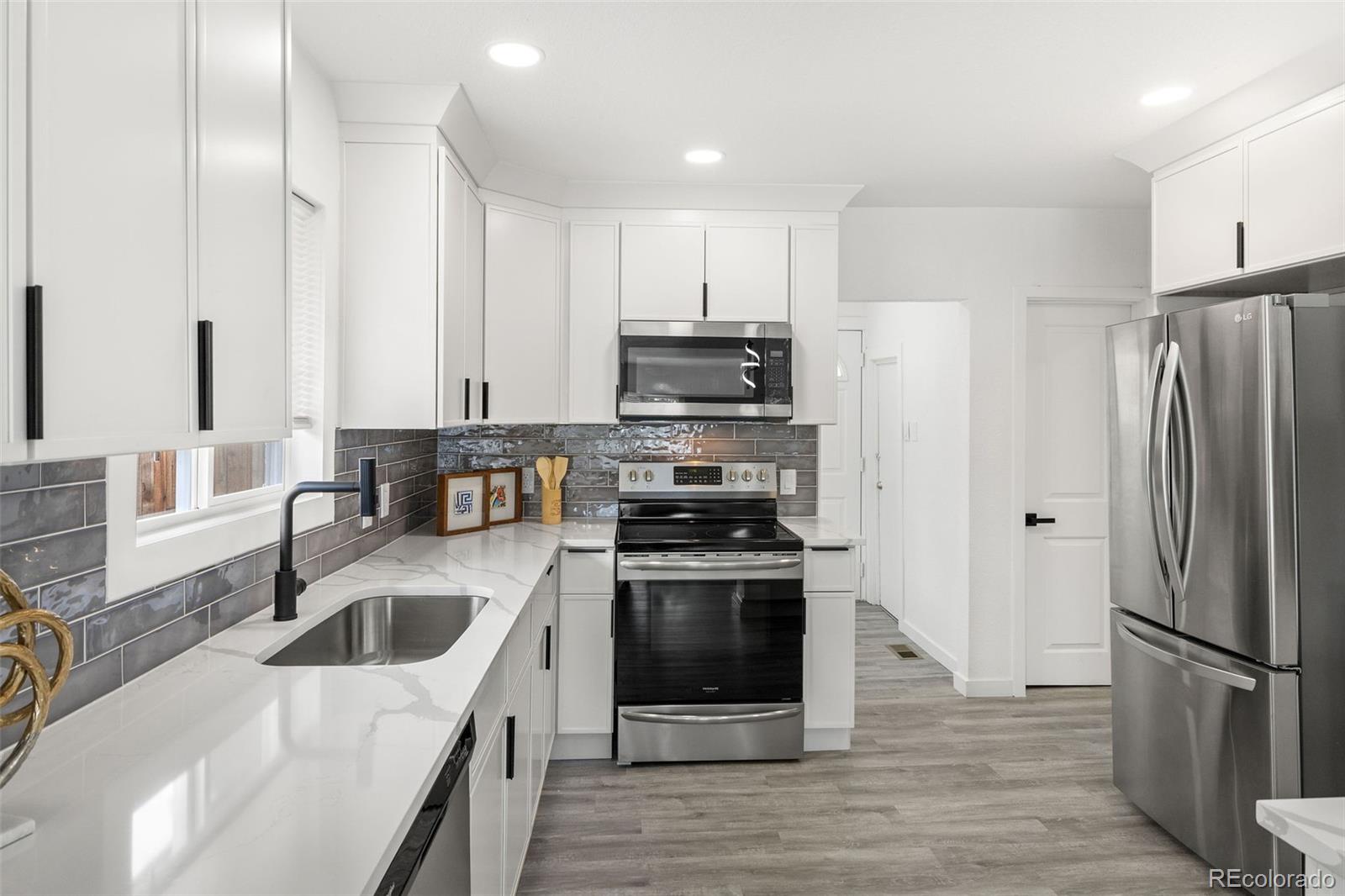 MLS Image #12 for 151  knox court,denver, Colorado