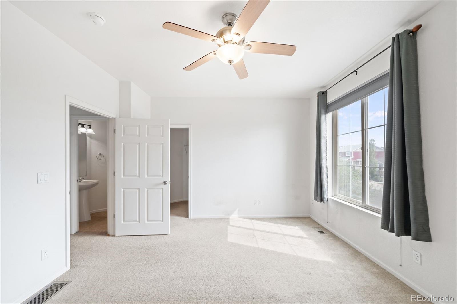 MLS Image #6 for 5559  killarney street,denver, Colorado