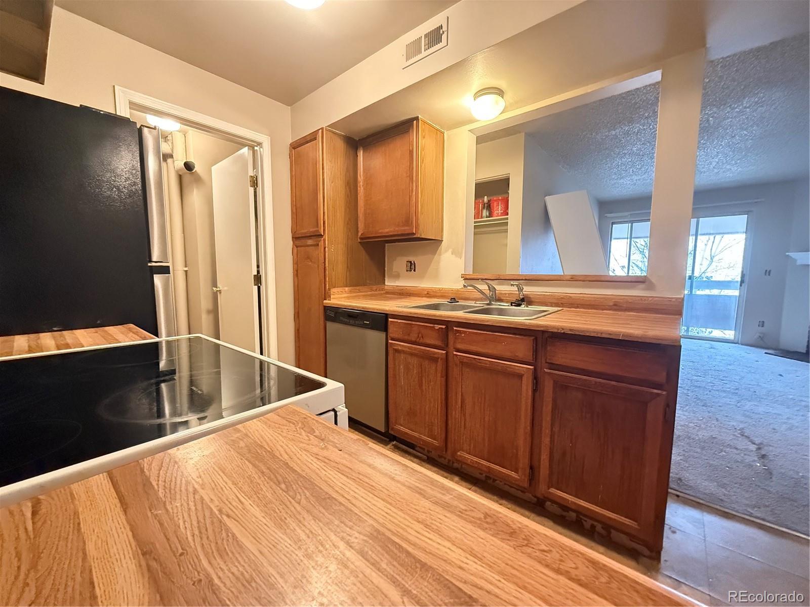 MLS Image #4 for 1074 s dearborn street,aurora, Colorado