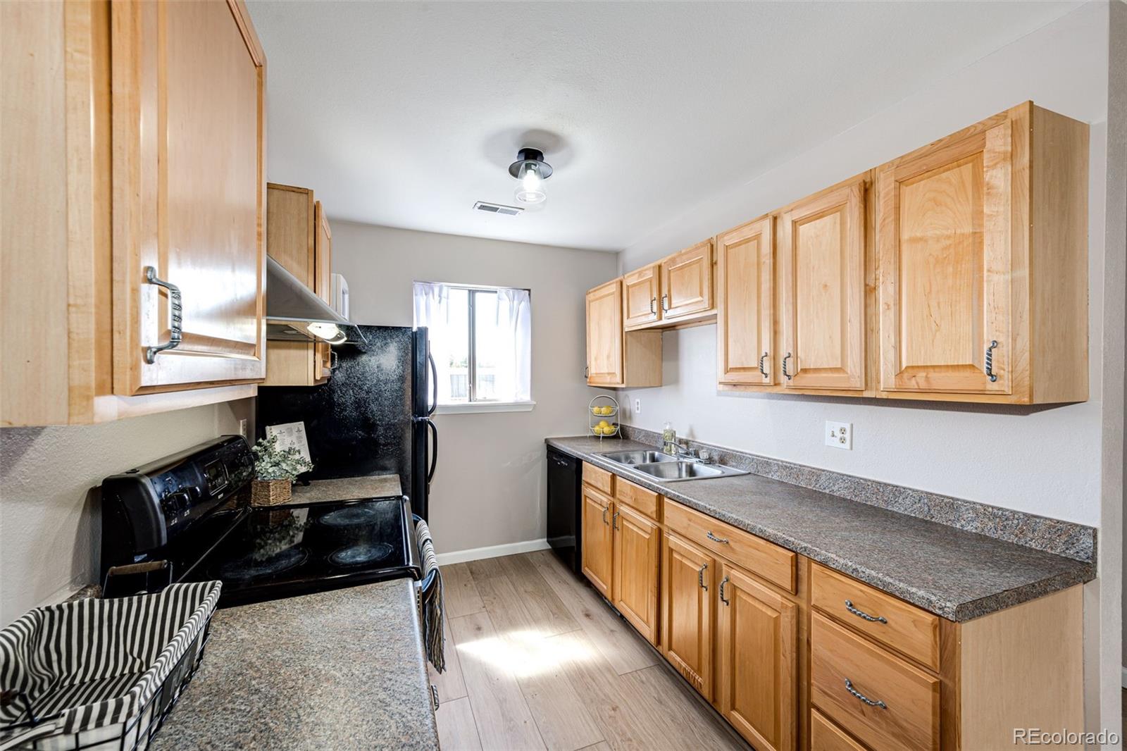 MLS Image #5 for 2275 s buckley road,aurora, Colorado