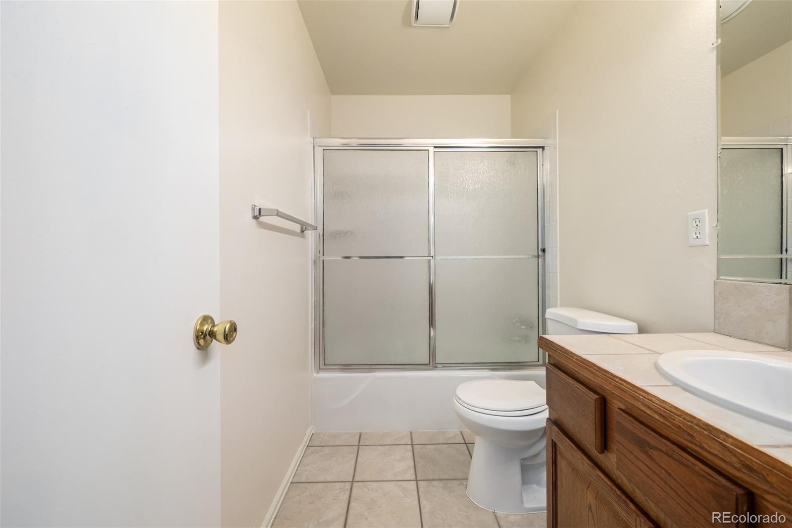 MLS Image #4 for 9238 e lehigh avenue,denver, Colorado