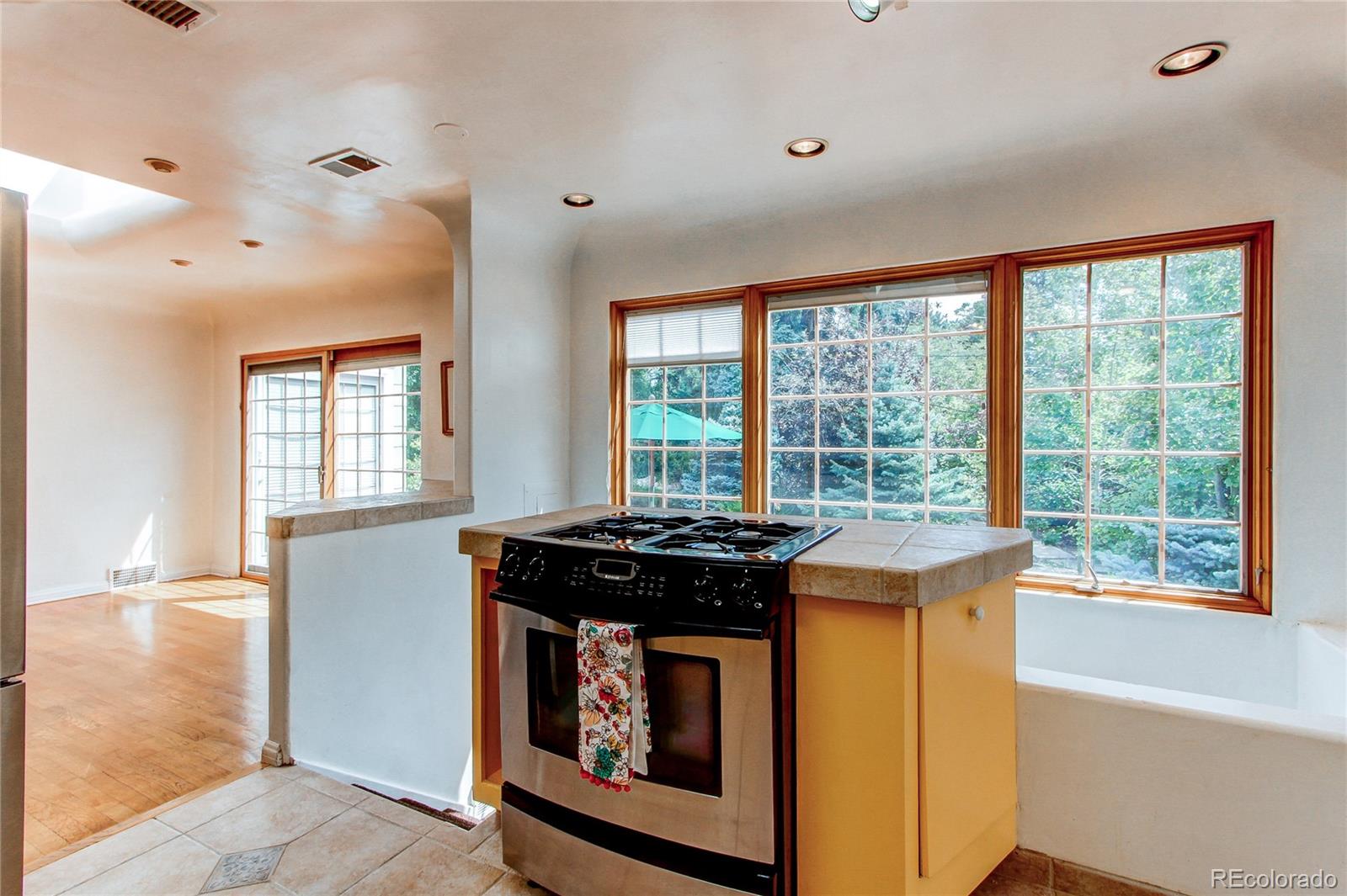 MLS Image #14 for 2748 s downing circle,denver, Colorado