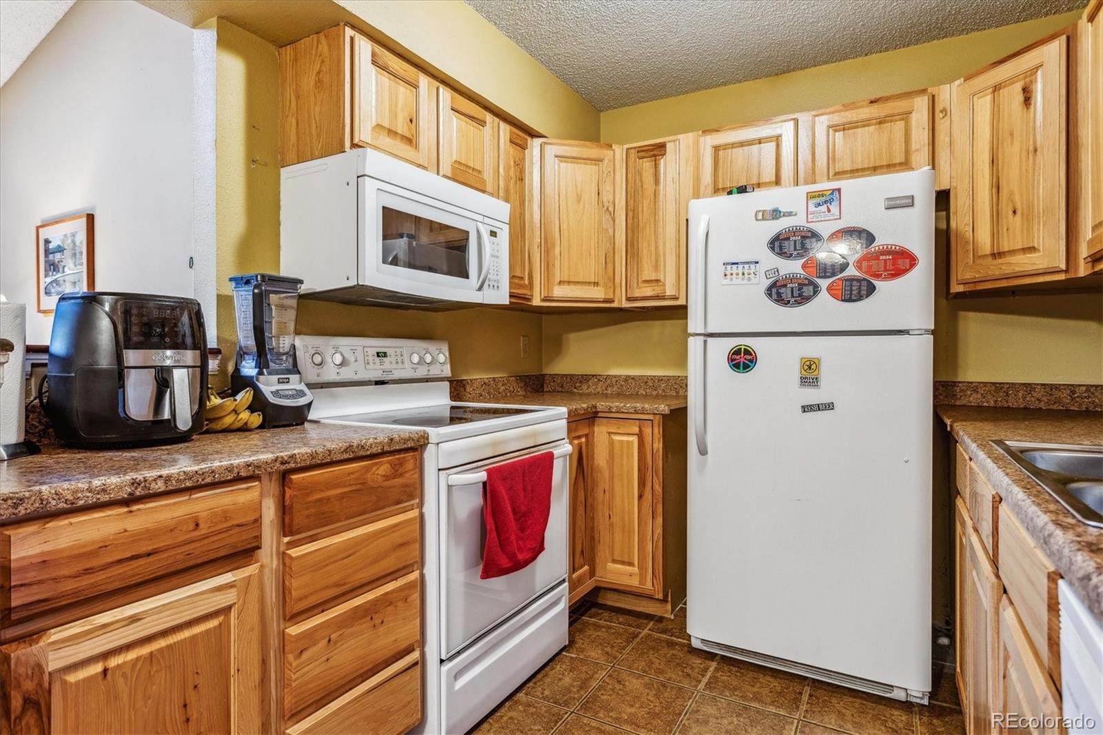 MLS Image #6 for 10150 e virginia avenue,denver, Colorado