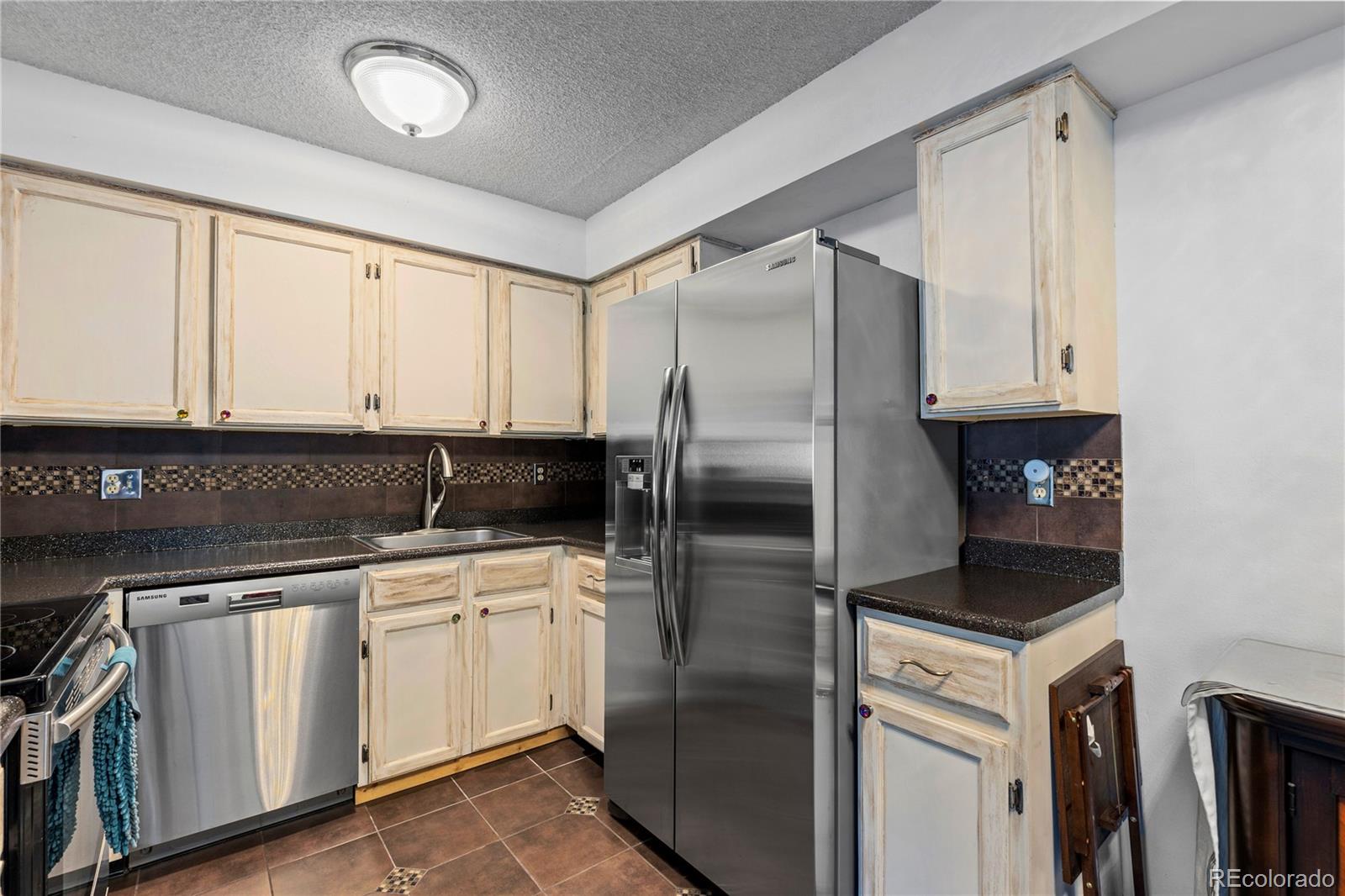 MLS Image #16 for 11915 e harvard avenue,aurora, Colorado