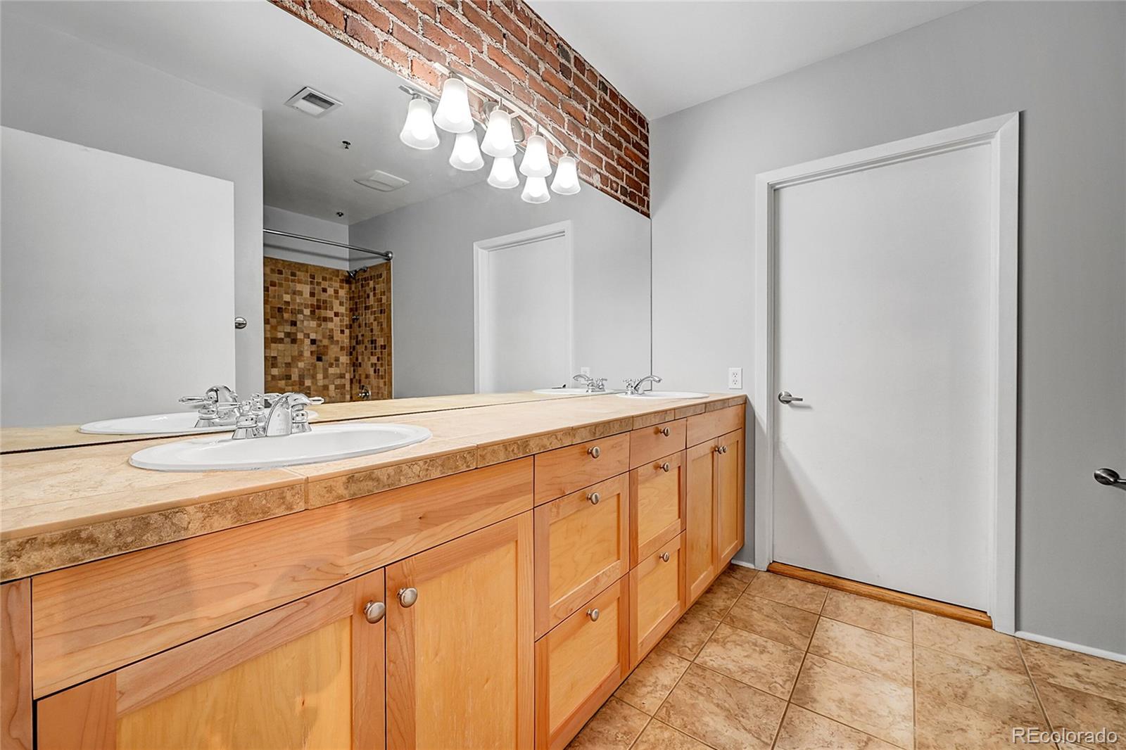 MLS Image #11 for 2960  inca street,denver, Colorado