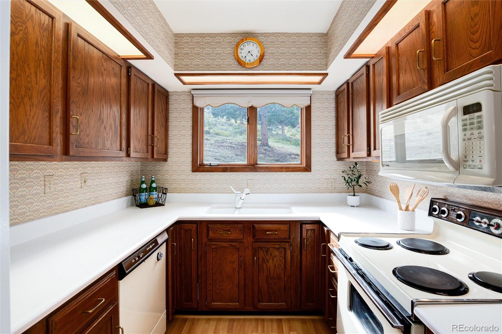 MLS Image #10 for 1070  crestview court,estes park, Colorado