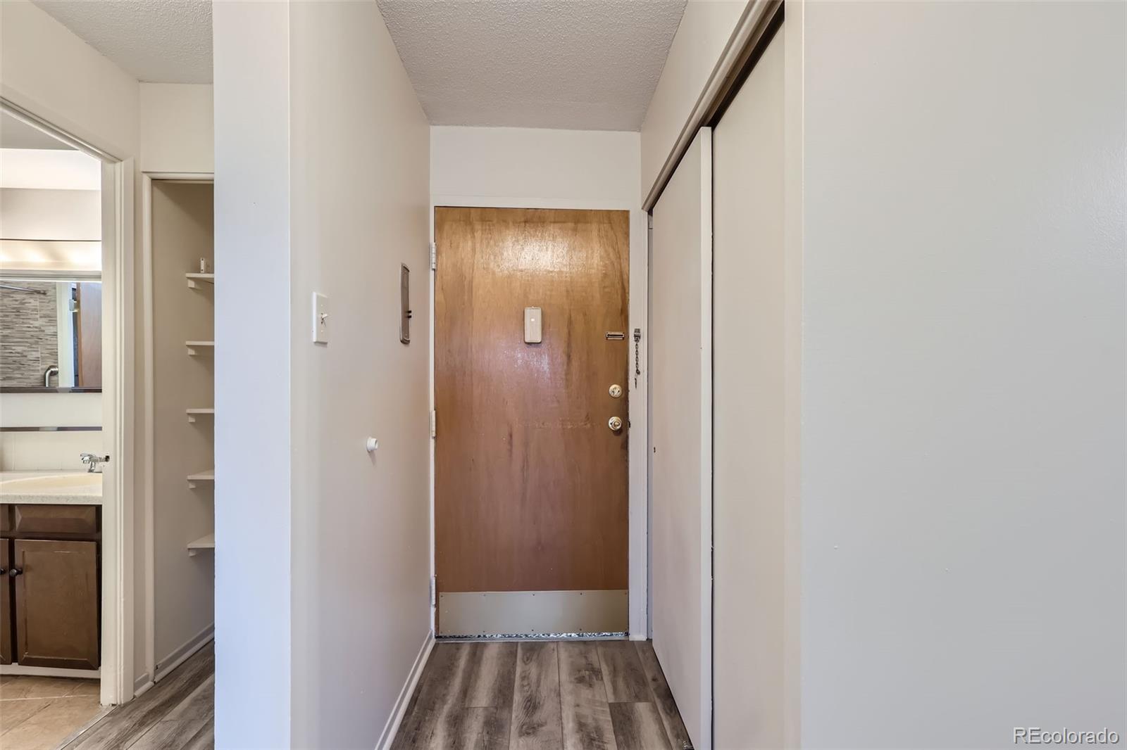 MLS Image #4 for 655 s alton way,denver, Colorado