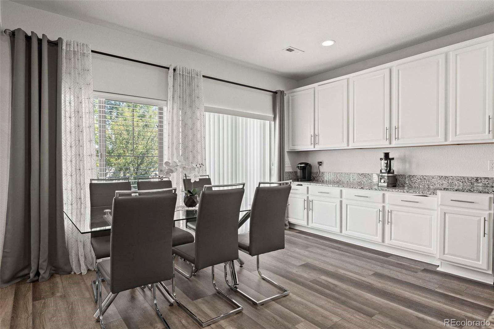 MLS Image #11 for 18247 e 52nd avenue,denver, Colorado