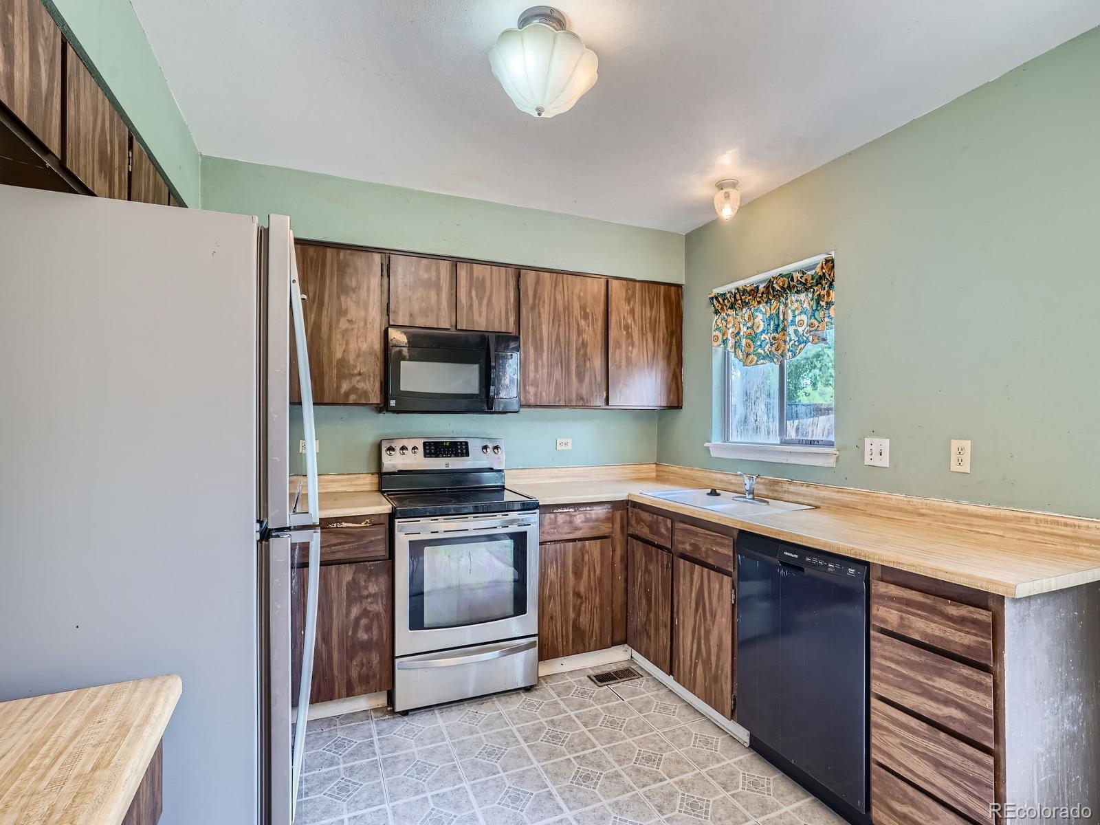 MLS Image #9 for 4142 s ouray way,aurora, Colorado