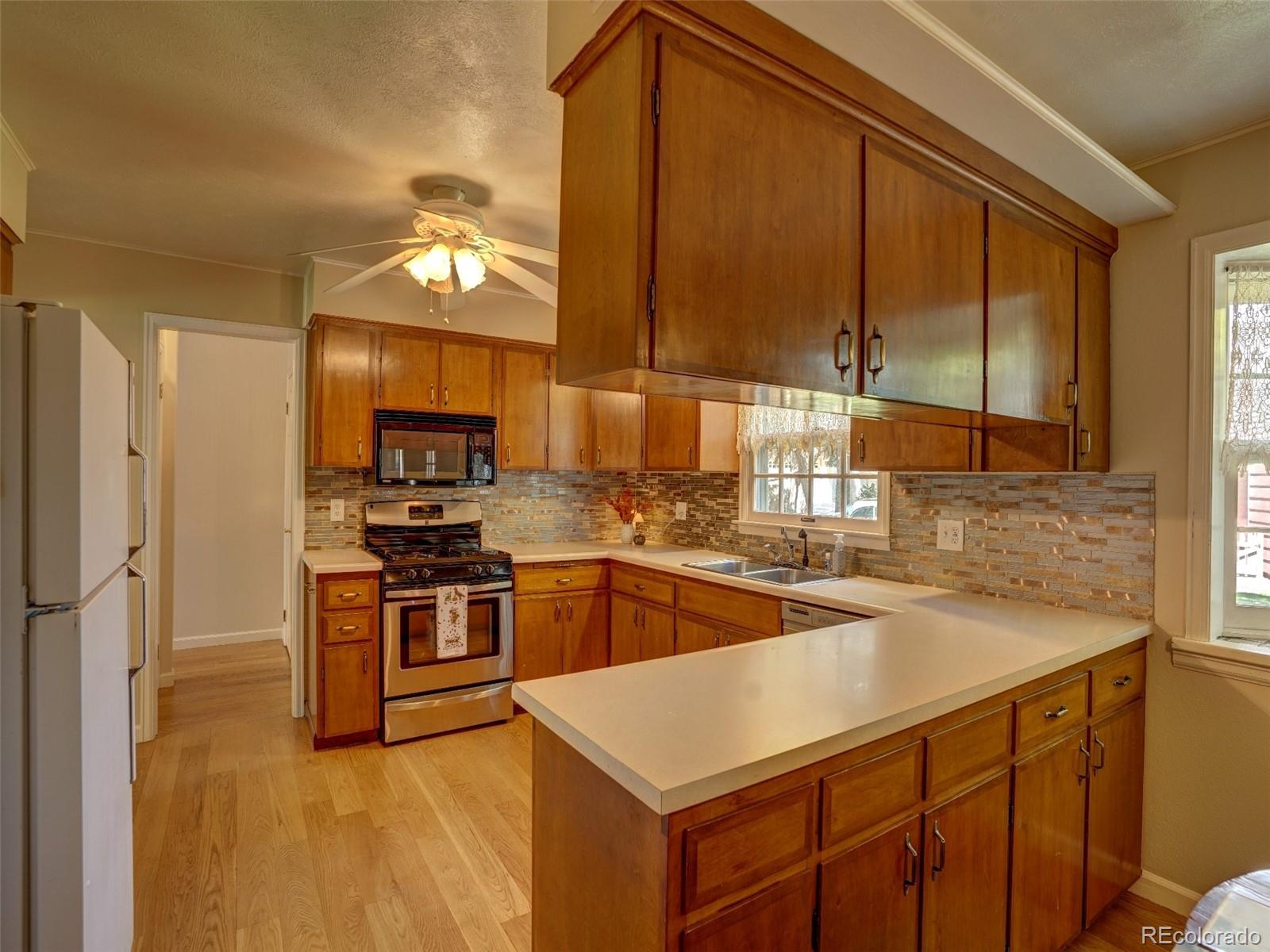 MLS Image #4 for 9341 e jewell circle,denver, Colorado