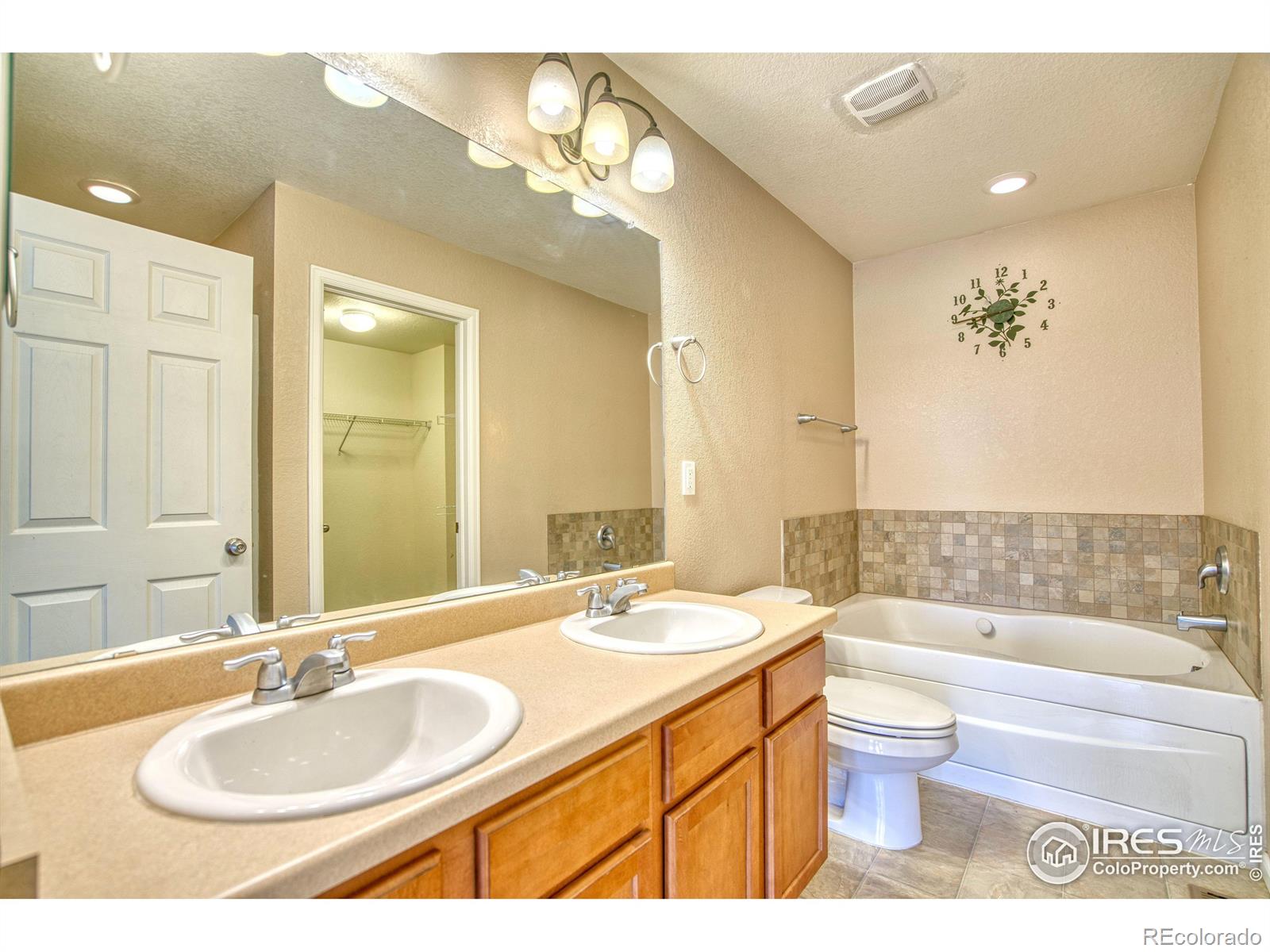 MLS Image #19 for 3925  kenwood circle,johnstown, Colorado