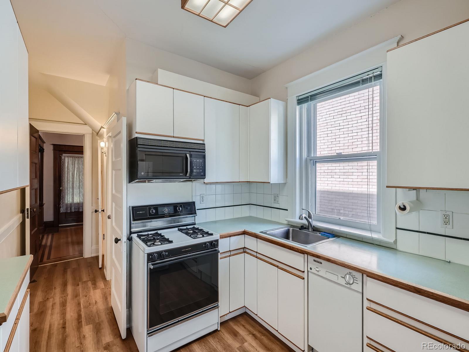 MLS Image #12 for 1240  vine street,denver, Colorado