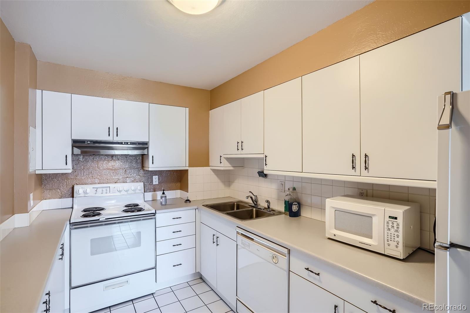 MLS Image #11 for 460 s marion parkway,denver, Colorado