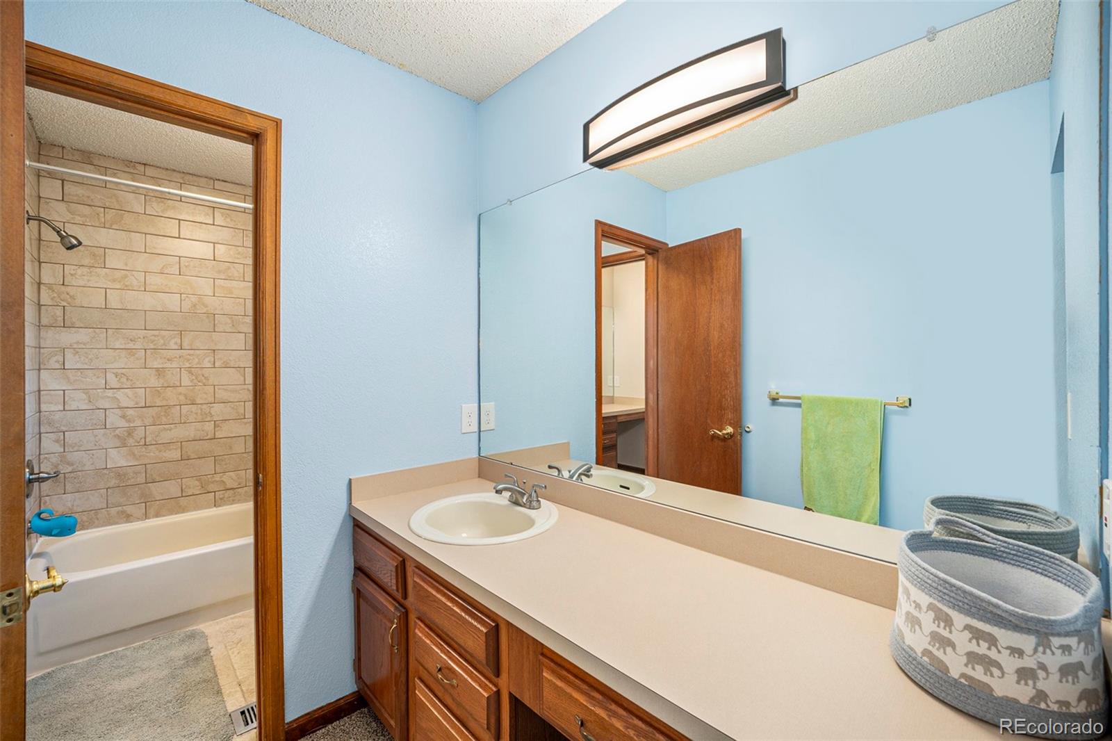 MLS Image #13 for 11187 w 75th avenue,arvada, Colorado