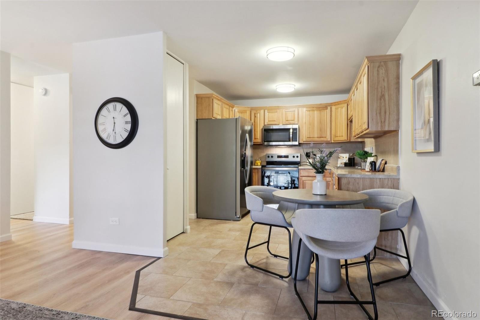 MLS Image #22 for 705 s clinton street,denver, Colorado