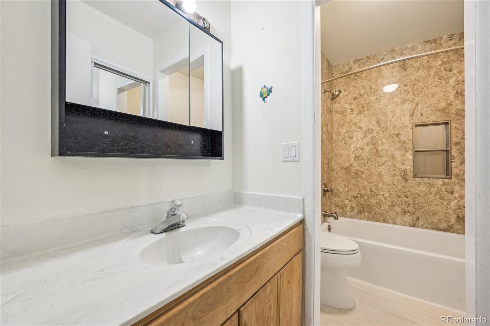 MLS Image #19 for 6559 s locust way,centennial, Colorado