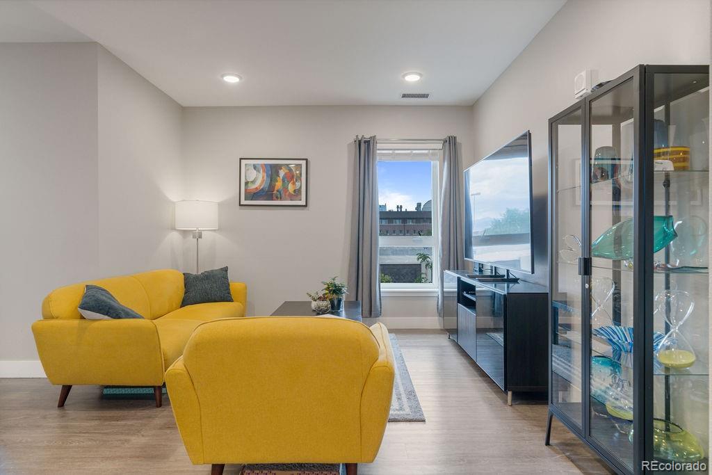 MLS Image #4 for 2374 s university boulevard,denver, Colorado