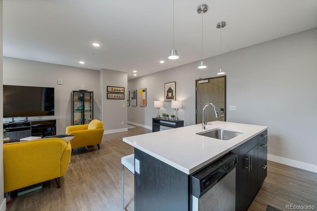 MLS Image #5 for 2374 s university boulevard,denver, Colorado