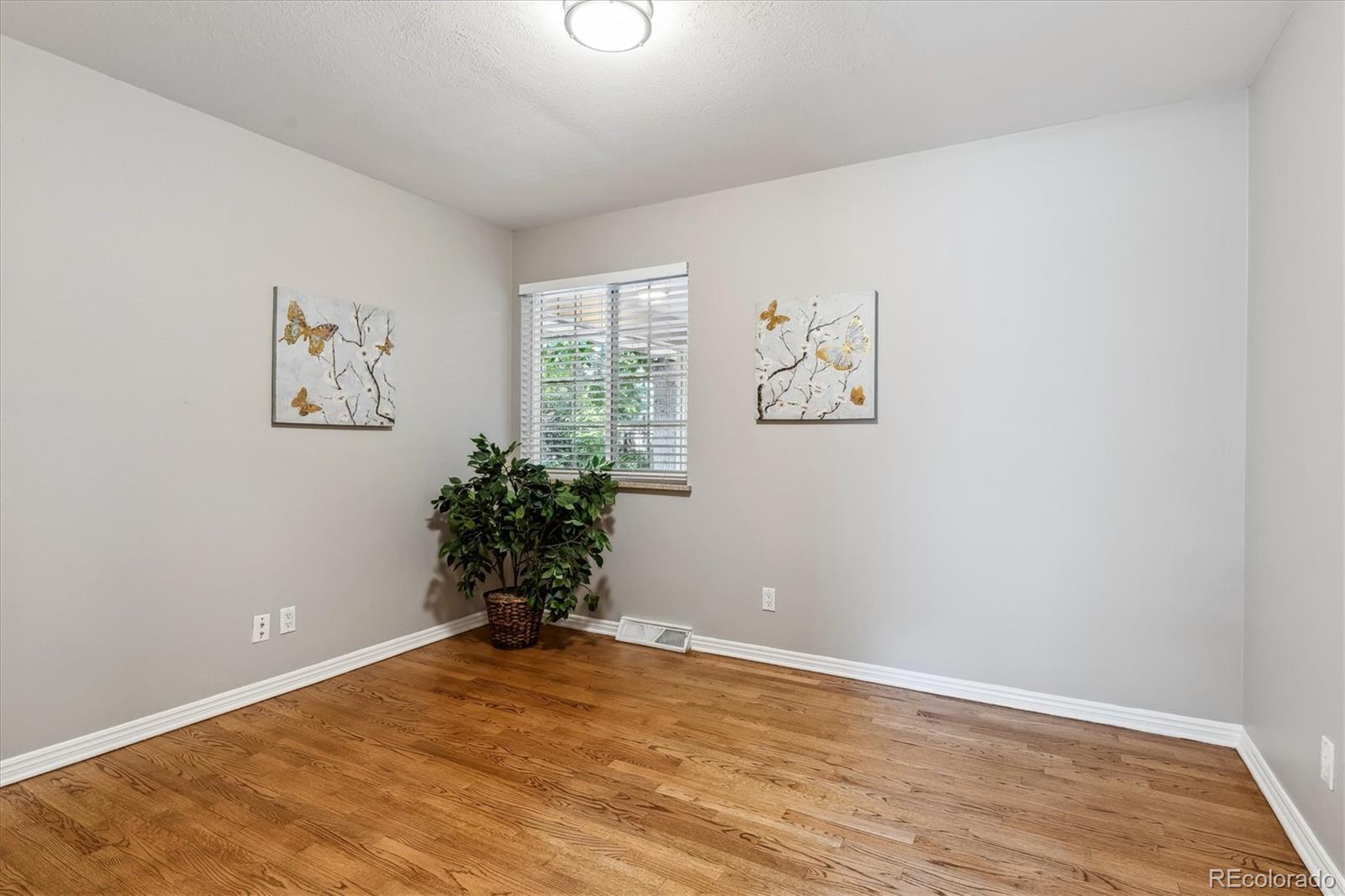 MLS Image #22 for 3651 s newport way,denver, Colorado