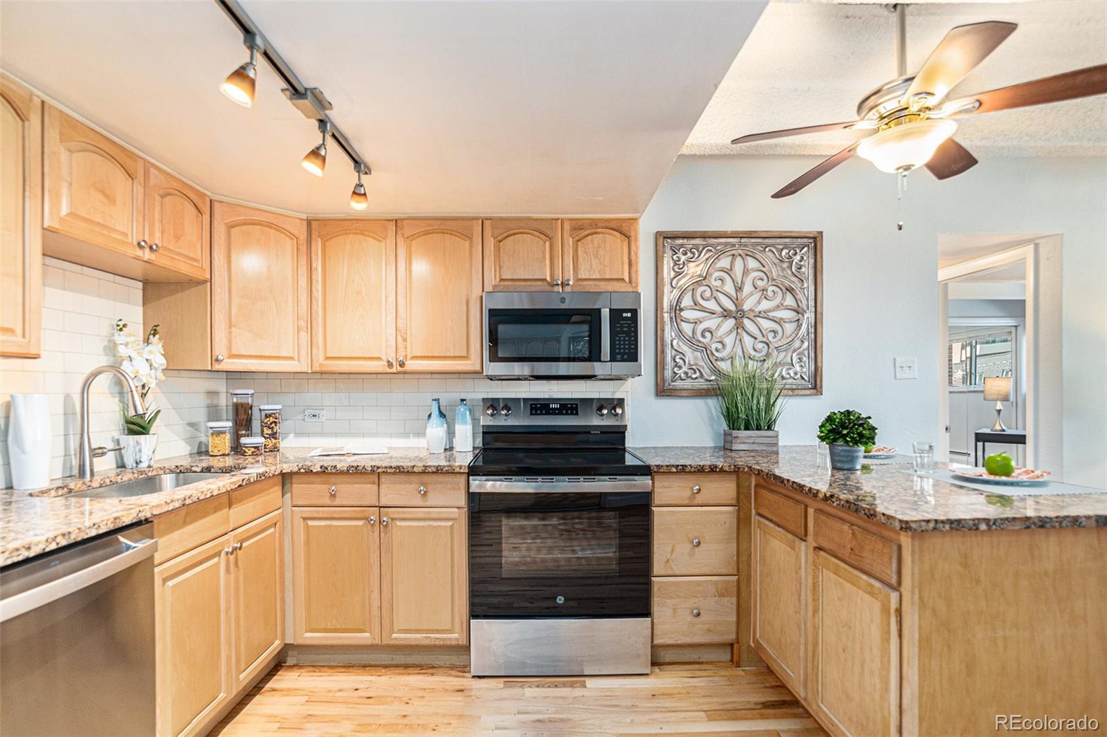 MLS Image #10 for 33 n corona street,denver, Colorado